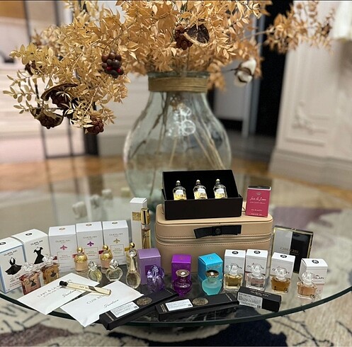 Guerlain saklama çantası ve parfüm seti