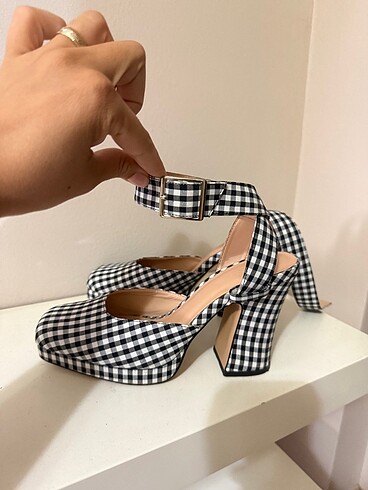 Zara nostalji model topuklu ayakkabı