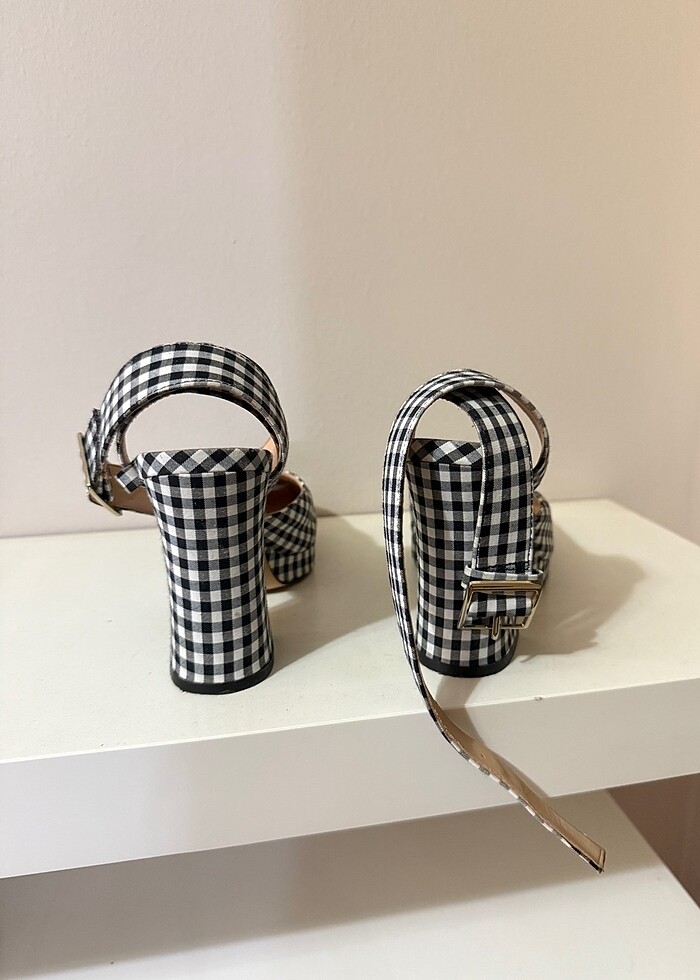 Zara nostalji model topuklu ayakkabı - Görsel 3