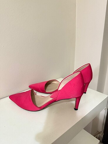 Fuşya pembe kısa topuk stilletto
