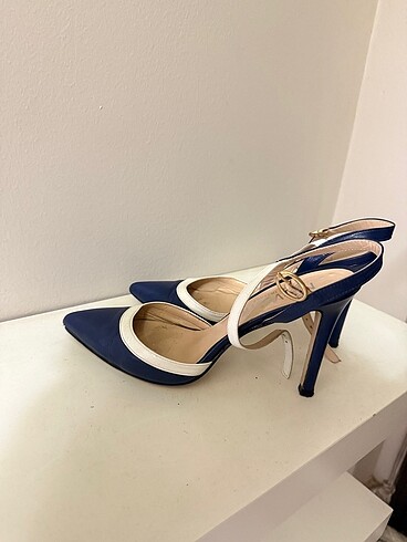 Network marka arkası açık stiletto