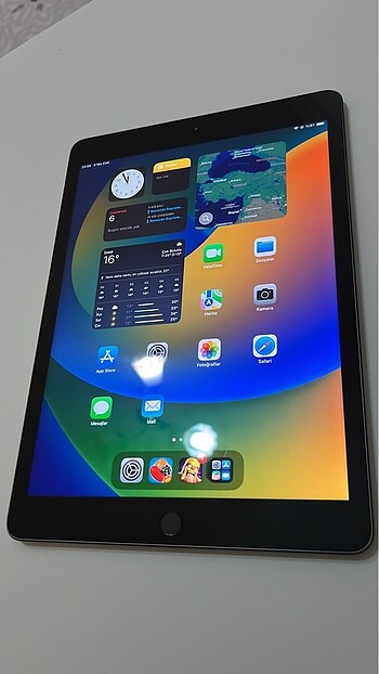 Apple ipad tablet