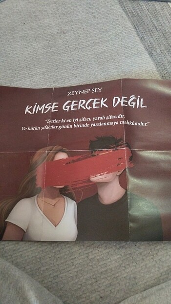 Kimse gerçek değil - Görsel 2