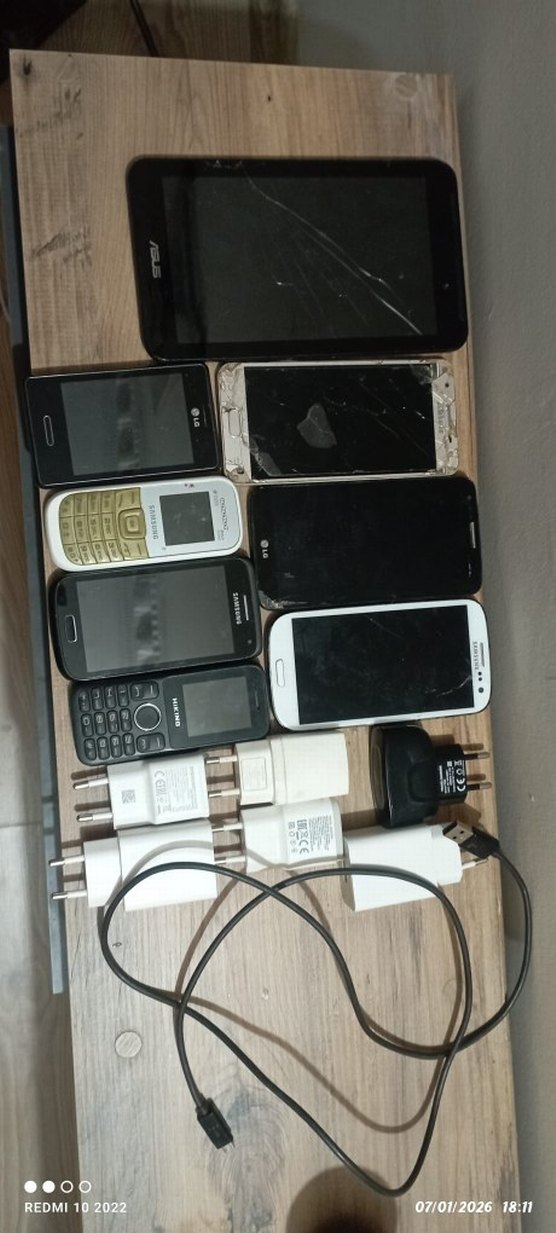 Kullanılmış Telefonlar ve Şarj Cihazları, elektronik hurda - Görsel 2