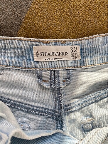 32 Beden mavi Renk Stradivarius denim şort