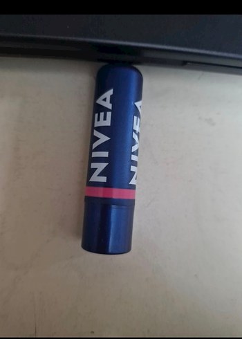 Nivea Pembe Renkli Dudak Bakım Kremi 4,8 gr - Görsel 2