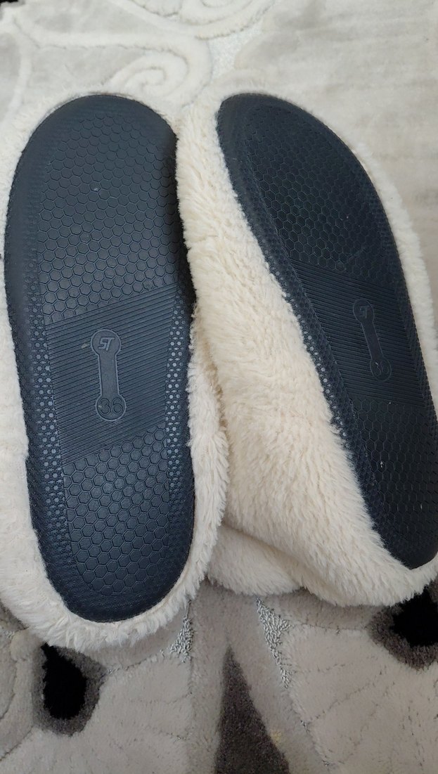 Kızlar için Beyaz Nakışlı Peluş Ev Terliği - Görsel 3