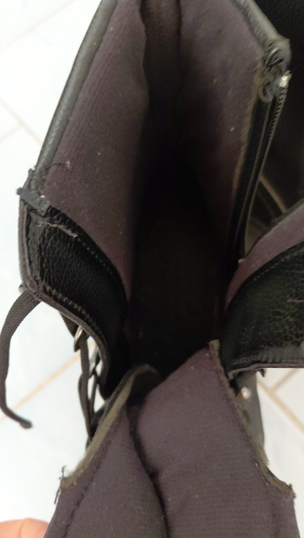 Siyah Deri Punk Tarzı Topuklu Bot - Görsel 3