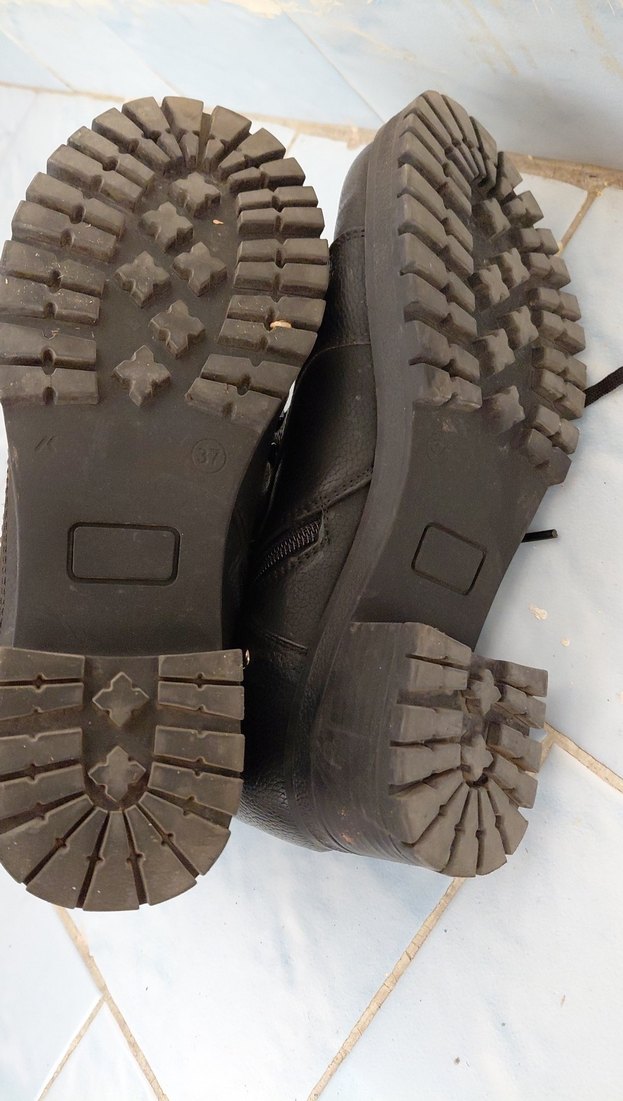 Siyah Deri Punk Tarzı Topuklu Bot - Görsel 4