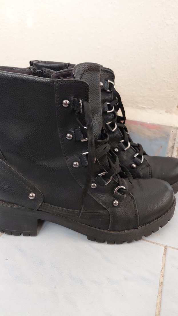 Siyah Deri Punk Tarzı Topuklu Bot - Görsel 2