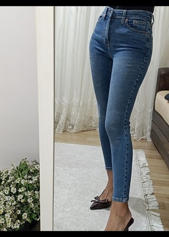 Kadın Mavi Kot Pantolon Kemerli Dar Kesim - Görsel 2