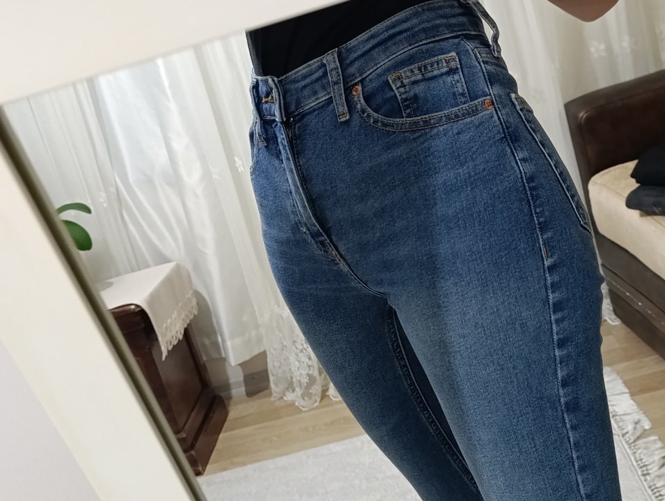 Kadın Mavi Kot Pantolon Kemerli Dar Kesim - Görsel 4