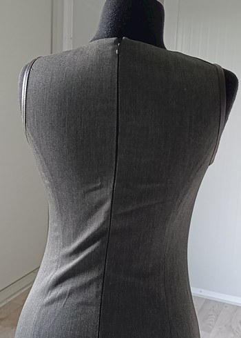 Gri Deri detaylı midi Kalem Elbise - Görsel 7