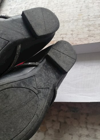 Diğer Tokalı Kadın Babet