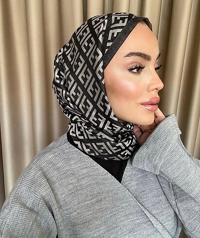Fendi ipek şal
