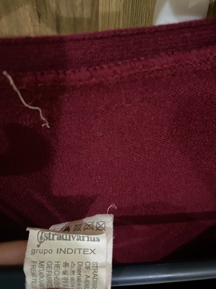 Bordo V Yaka Düğmeli Kadın Hırka - Görsel 3