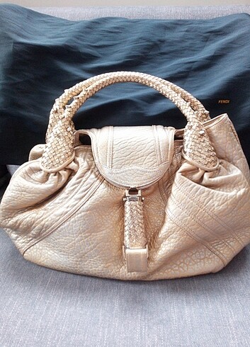 Fendi Gold Spy Leather Handbag Golden şık deri çanta