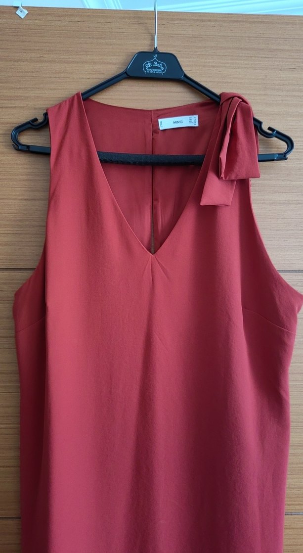 Turuncu V Yaka Kolsuz Elbise - Görsel 2