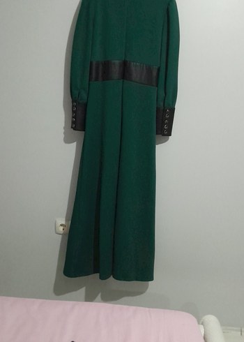 Kemerli Uzun Yeşil Kadın Elbise - Görsel 5