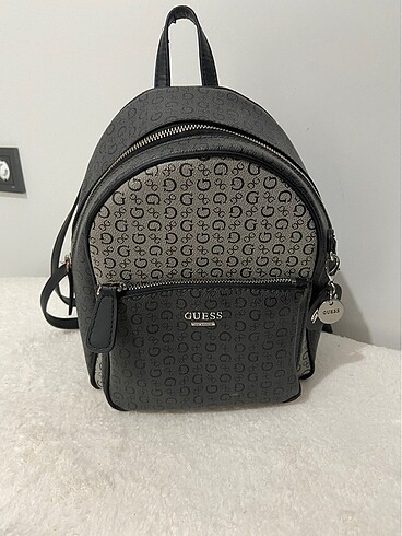 Guess sırt çantası