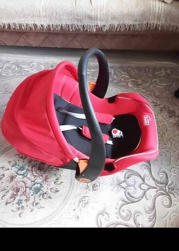 Kırmızı Bebek Oto Koltuğu