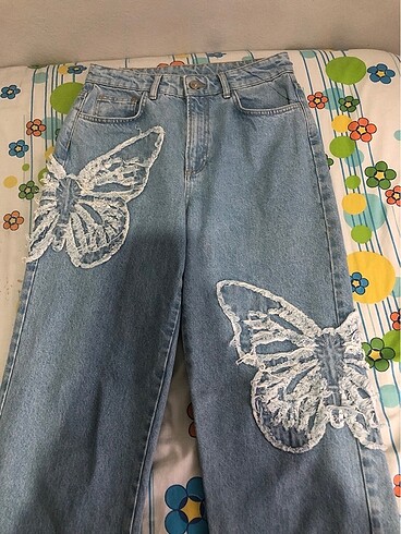 Diğer Kelebek detaylı kot pantolon