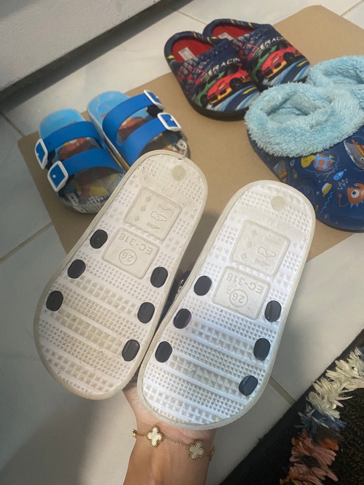 Renkli Erkek Çocuk Terlikleri gezer - Görsel 2