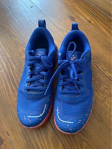 Under Armour spor ayakkabı