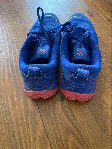 37 Beden Under Armour spor ayakkabı
