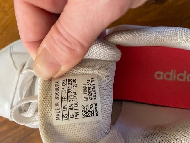 36 Beden Adidas spor ayakkabı