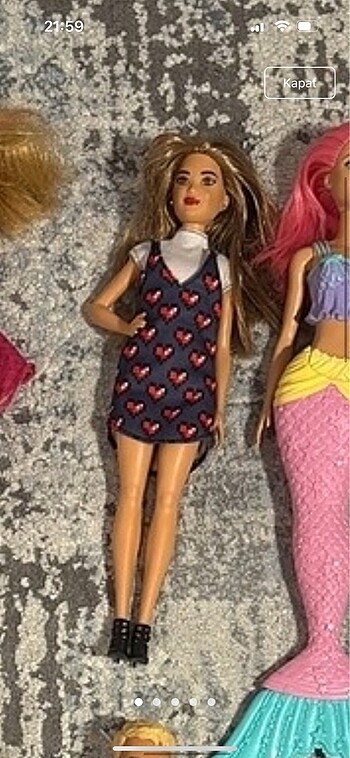 Kalpli ustlu barbie
