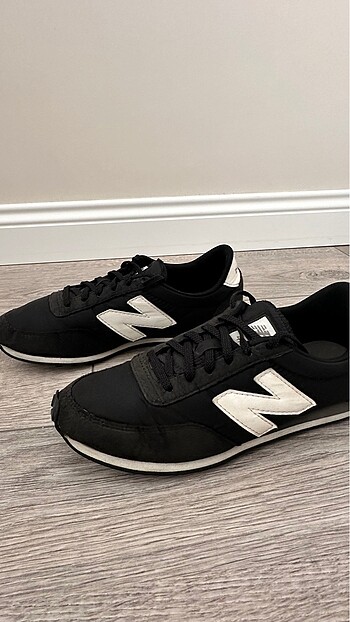 New Balance 410