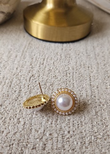 Düğmeli İşlemeli Beyaz Midi Küpe - Görsel 3