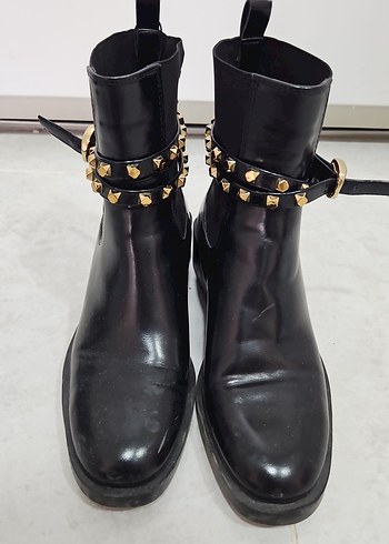 Altın Tokalı Parlak Siyah Deri Bot - Görsel 2