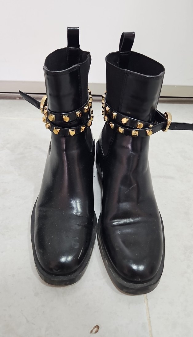 Altın Tokalı Parlak Siyah Deri Bot - Görsel 2