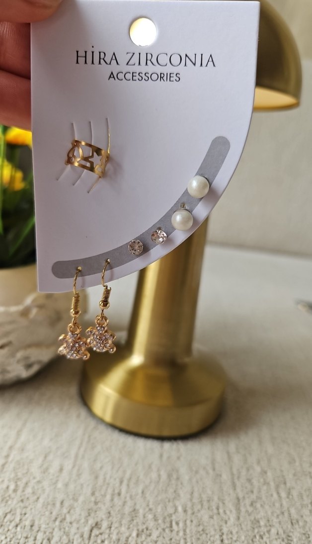 Altın Renkli Mini Sıralı Küpe Seti - Görsel 2