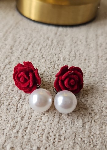 Kırmızı Çiçekli İncili Midi Küpe - Görsel 2