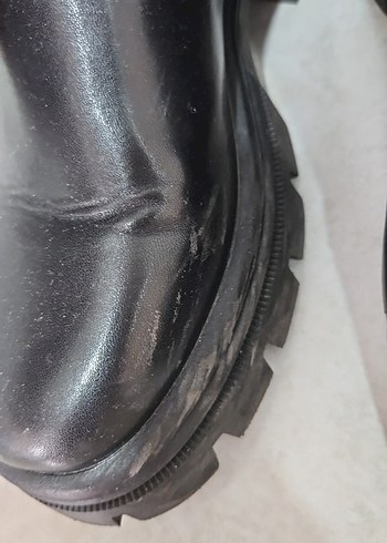 Kadın Siyah Deri Diz Boyu Topuklu Çizme - Görsel 3