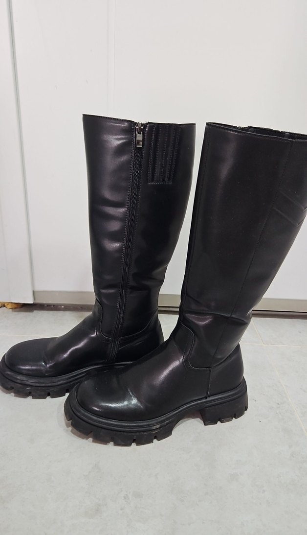 Kadın Siyah Deri Diz Boyu Topuklu Çizme - Görsel 2