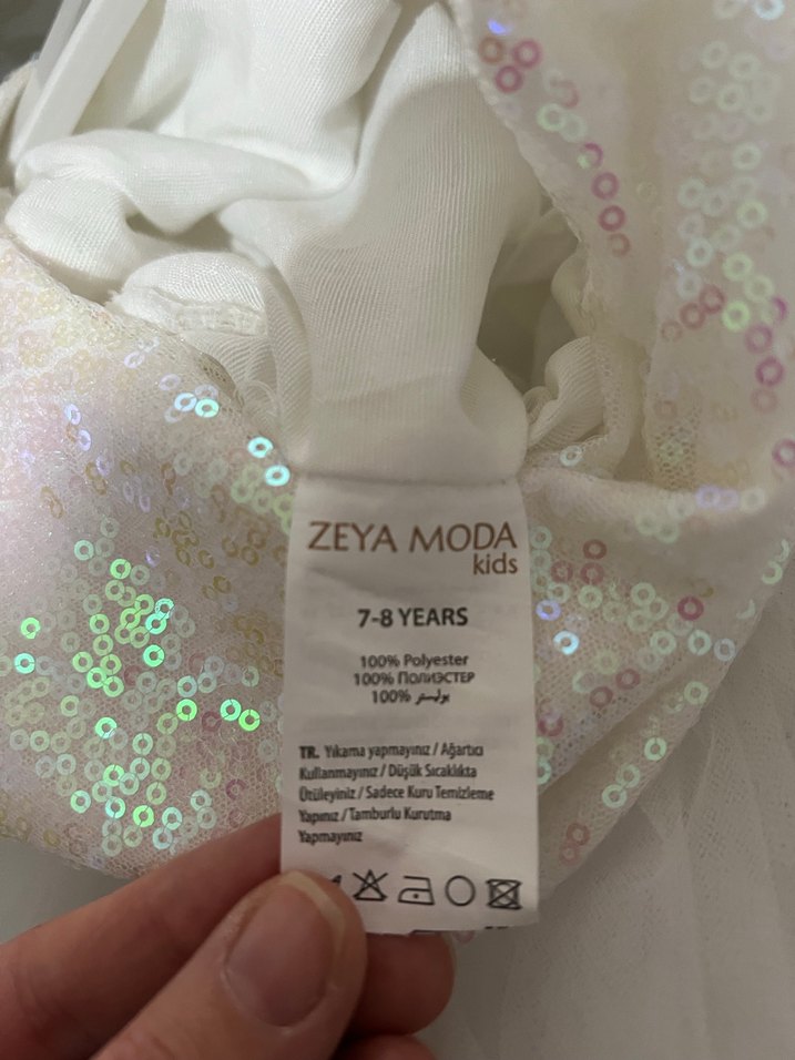 Uzun Kollu Pırıltılı Beyaz Kız Çocuk Elbisesi - Görsel 3