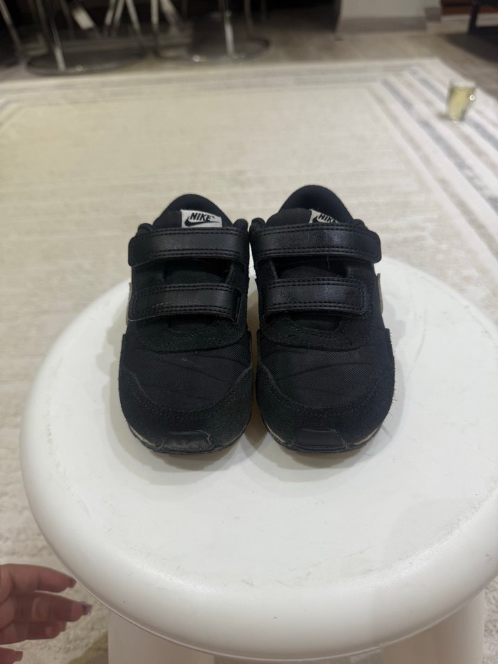 Erkek Çocuk Siyah Cırtlı Spor Ayakkabı Nike - Görsel 4