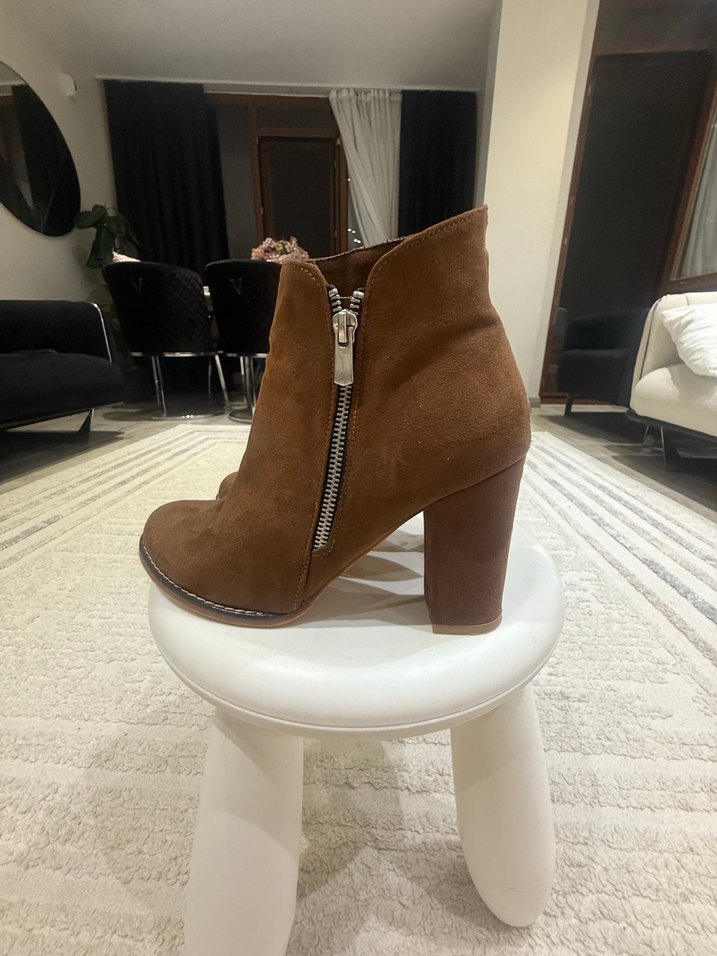 Kahverengi Süet Topuklu Kadın Bot - Görsel 2