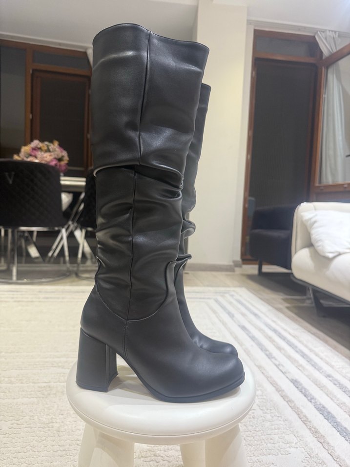 Siyah Deri Topuklu Çizme Boy Ayarlanabiliyor - Görsel 2