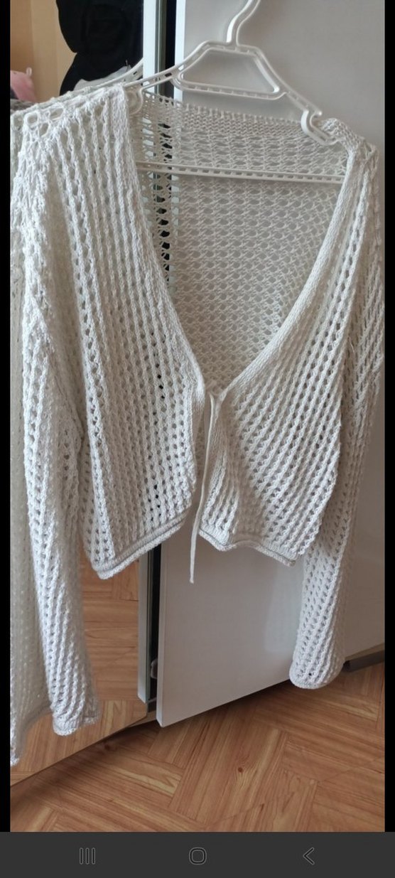 Örgü Detaylı Beyaz V Yaka Kadın Kazak - Görsel 2