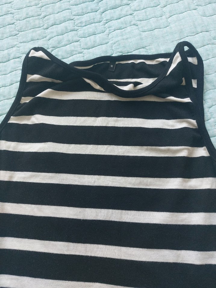 Beyaz  çizgili, kolsuz tekne  yaka bayan bluzu - Görsel 4