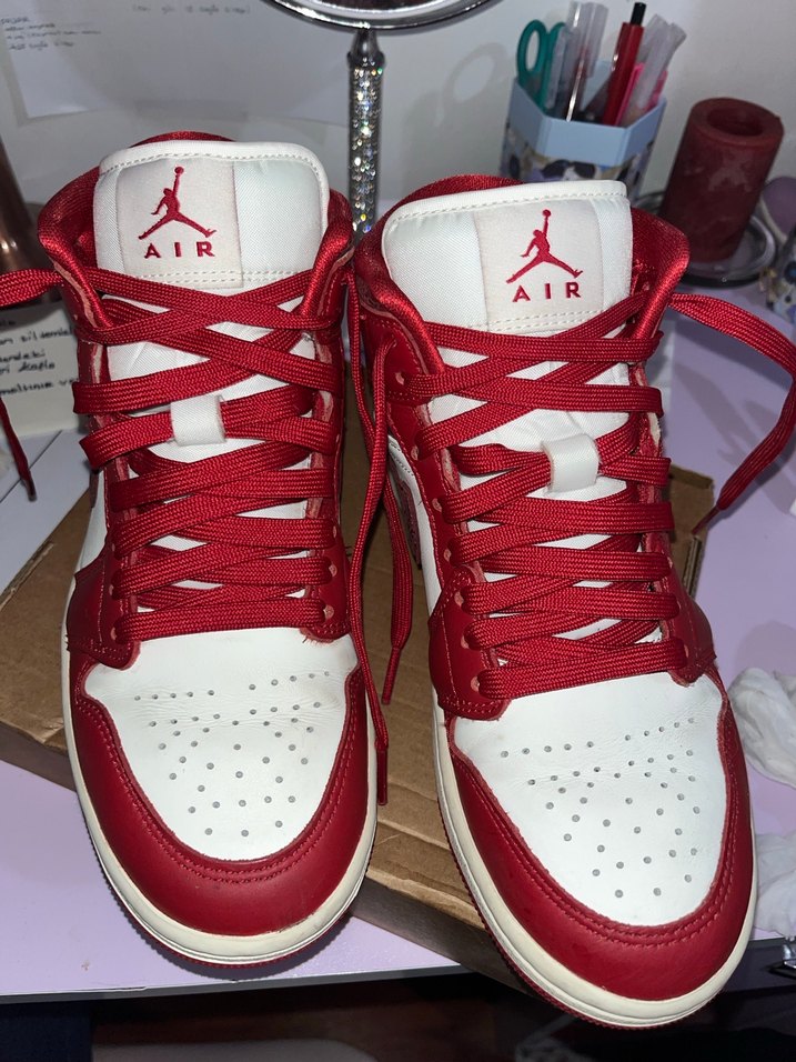 Jordan air 1 mid SE - Görsel 3