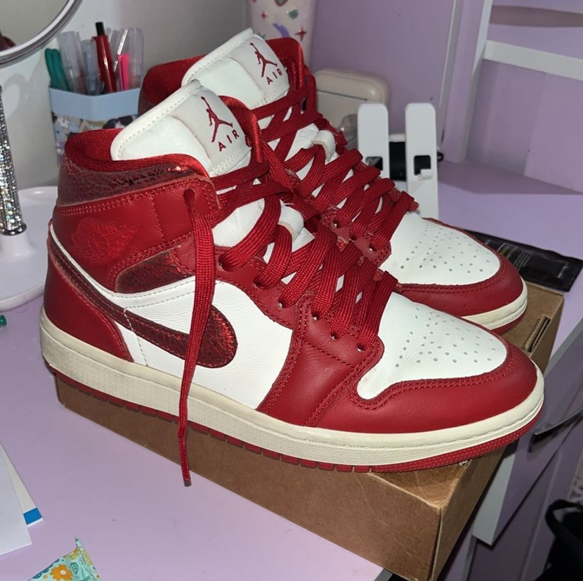 Jordan air 1 mid SE - Görsel 2