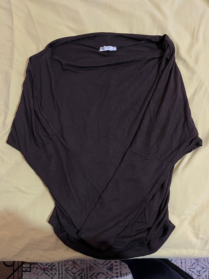 Stradivarius asimetrik yaka bluz - Görsel 2