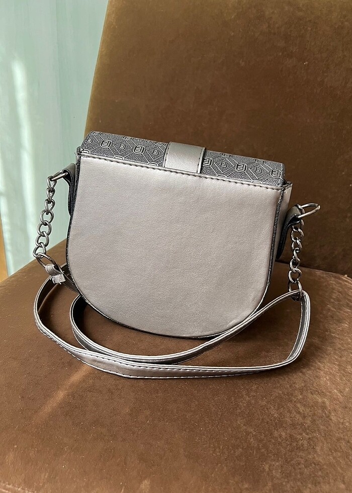 Omuz Çantası - Görsel 4