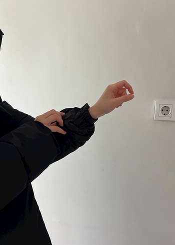 Stradivarius Siyah Şişme Mont XS Oversize - Görsel 5